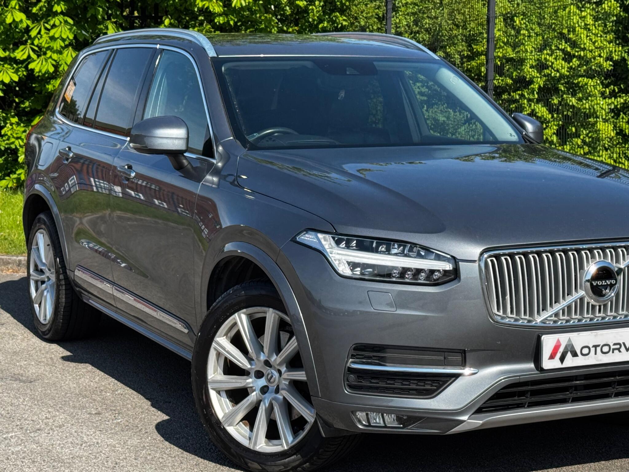 Volvo XC90 view 6
