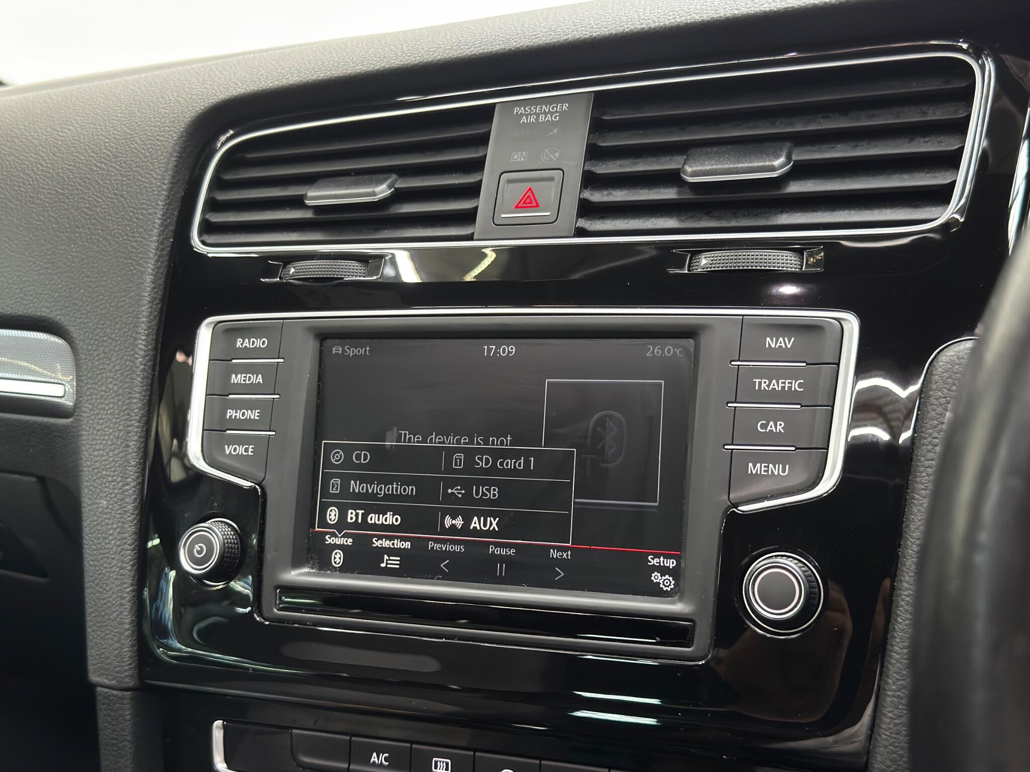 Volkswagen Golf view 22