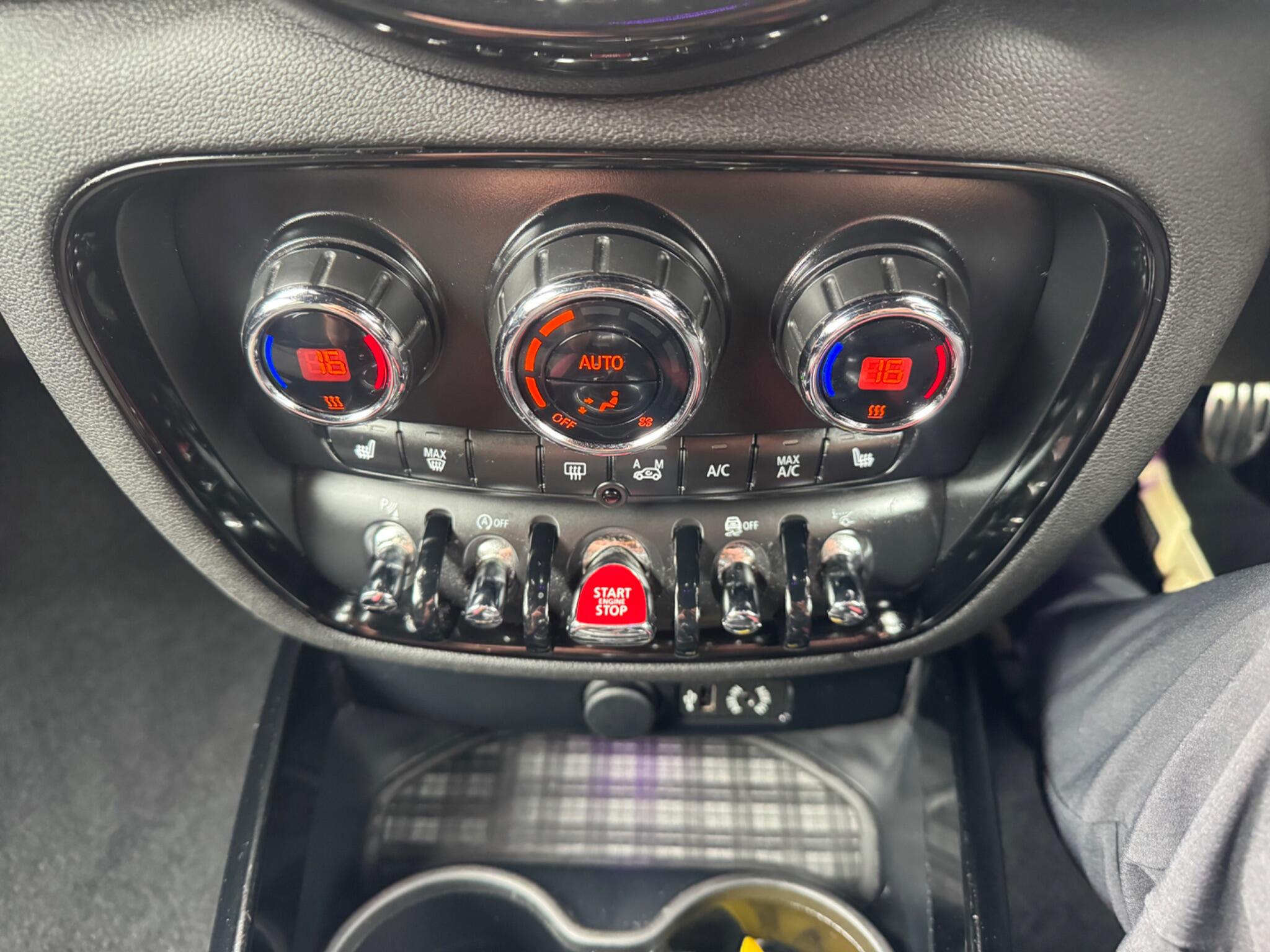 Mini Clubman view 80