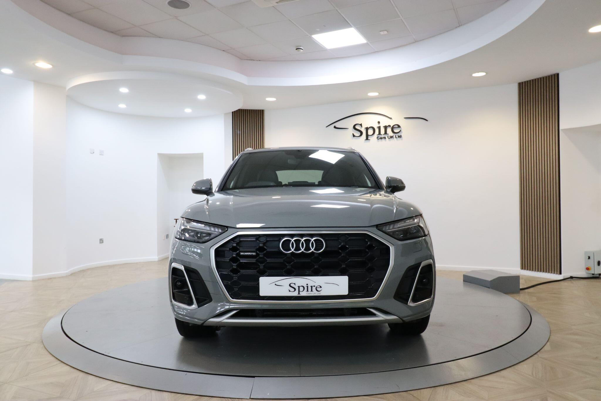 Audi Q5 view 2