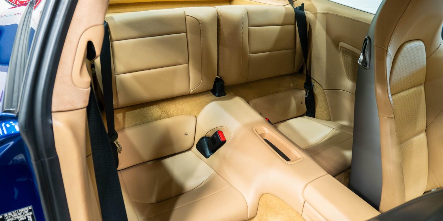 Porsche 911 view 16