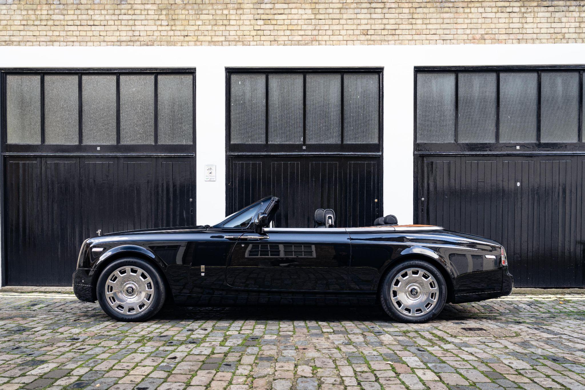 Rolls-Royce Phantom view 13