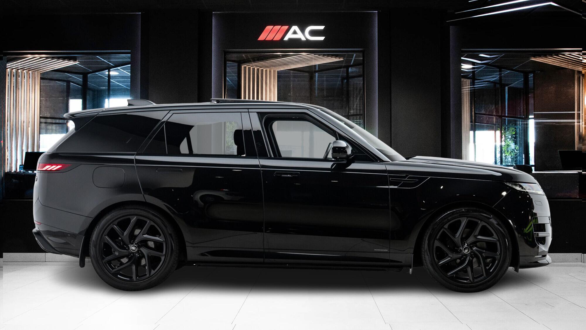 Land Rover Range Rover Sport view 3