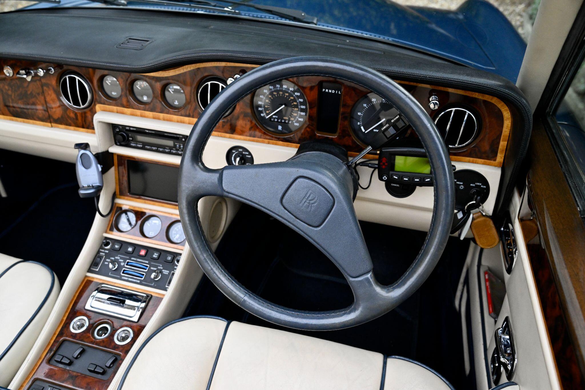 Rolls-Royce Corniche view 76