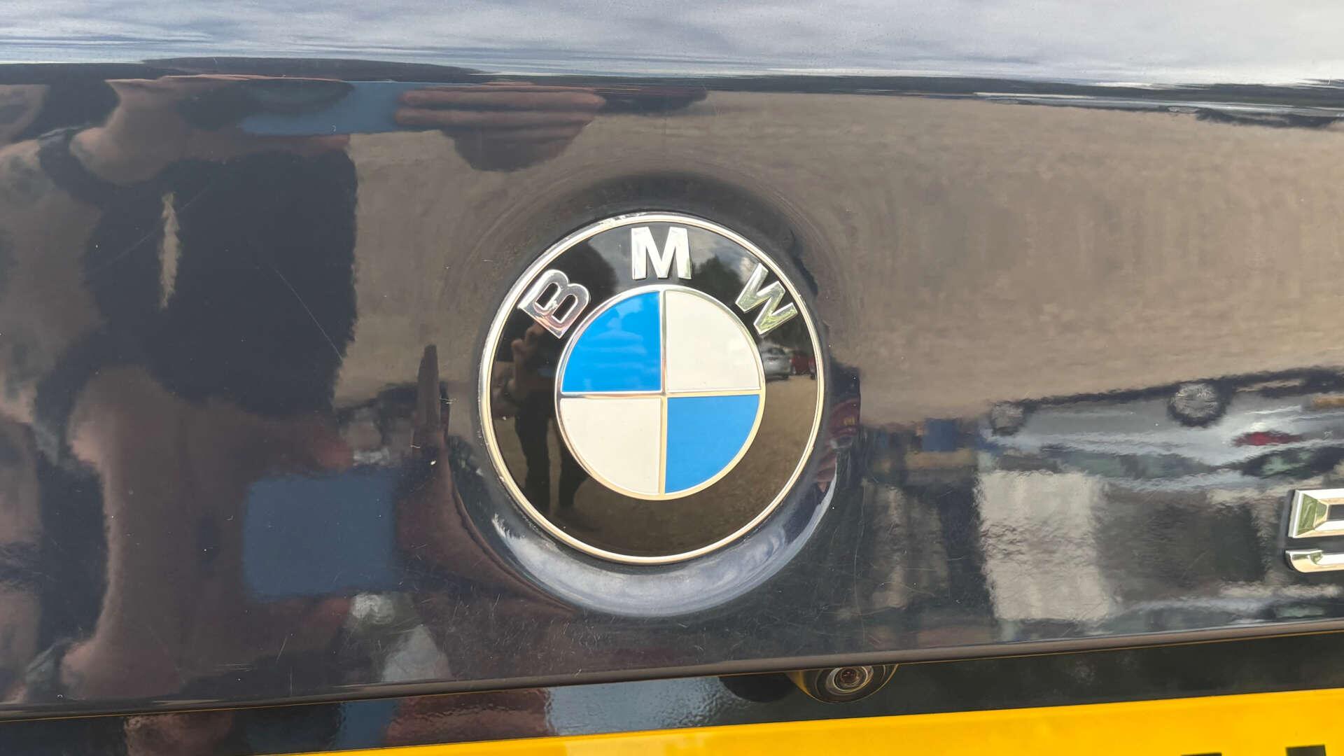 BMW 5 Series view 49