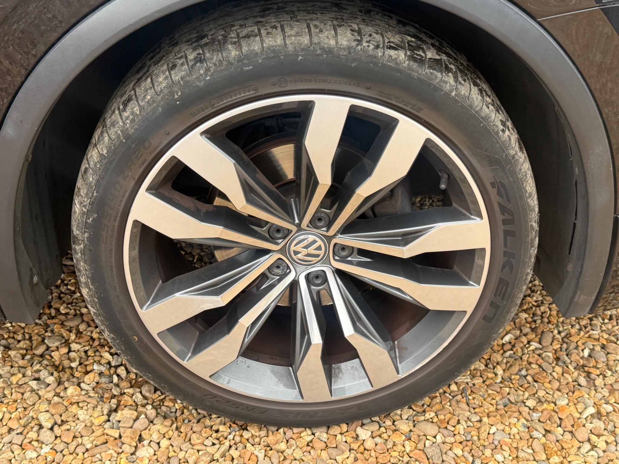 Volkswagen Tiguan view 28