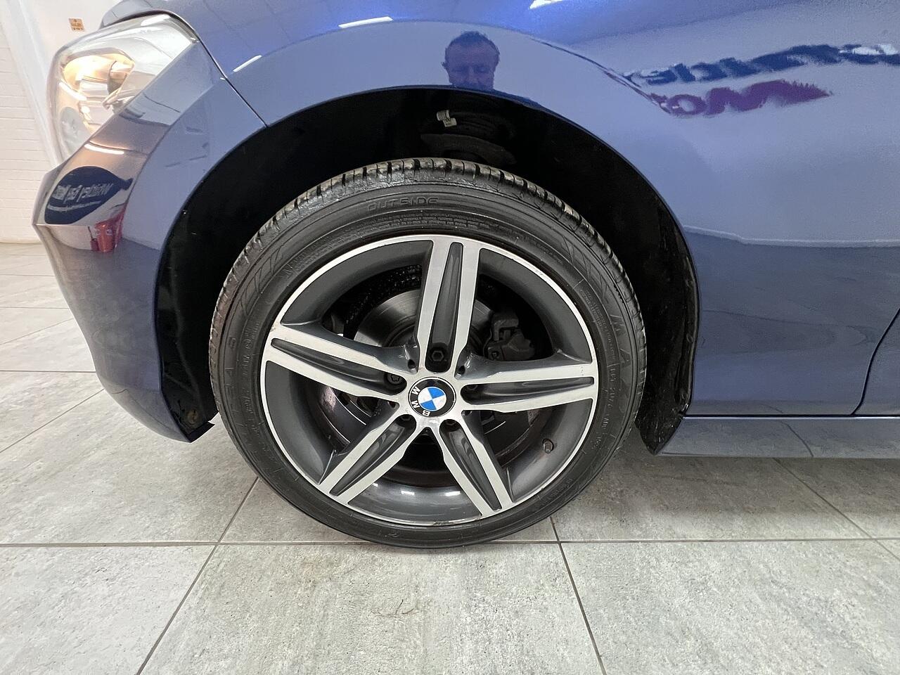 BMW 1 Series view 18