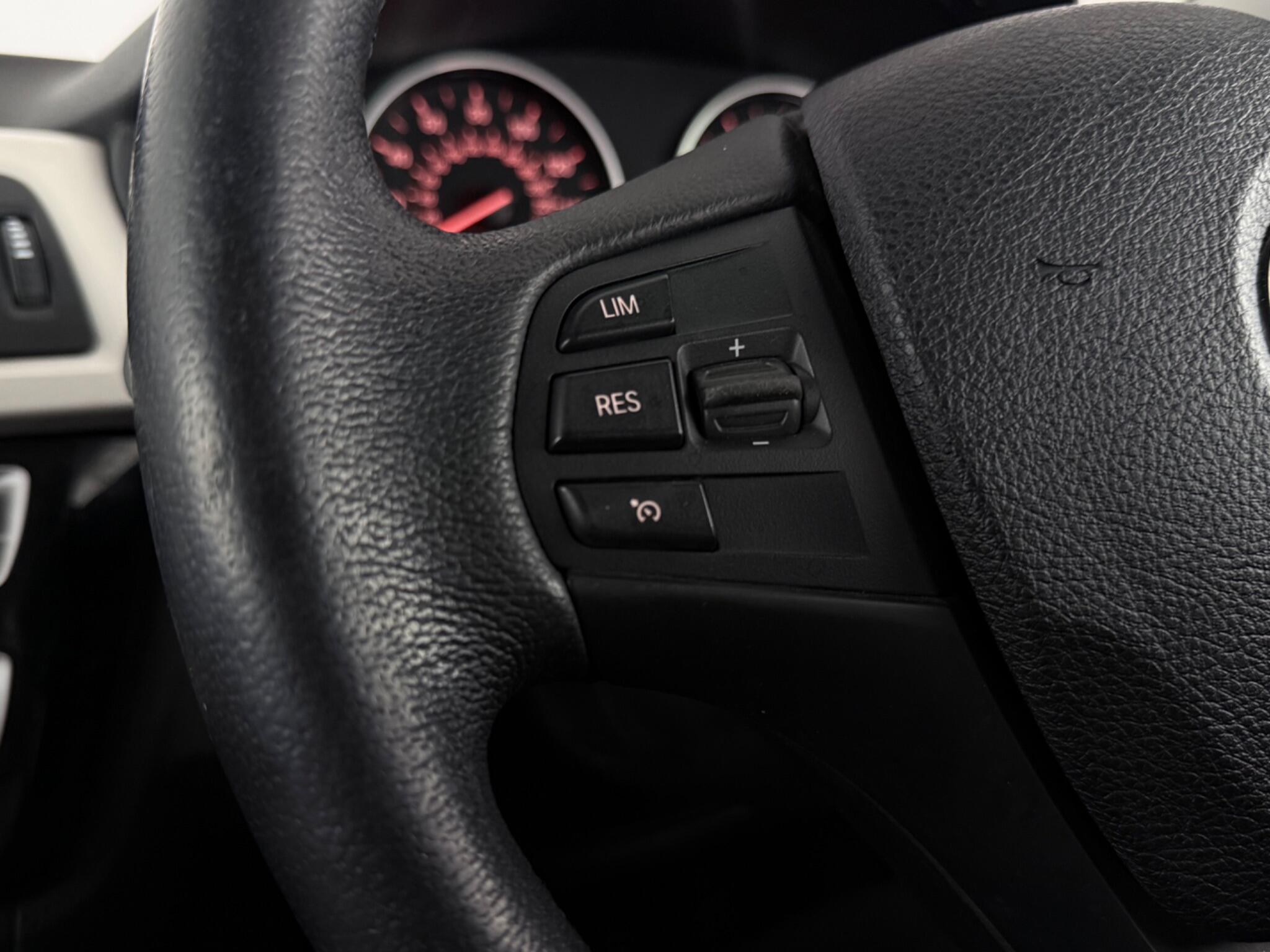 BMW 3 Series view 14