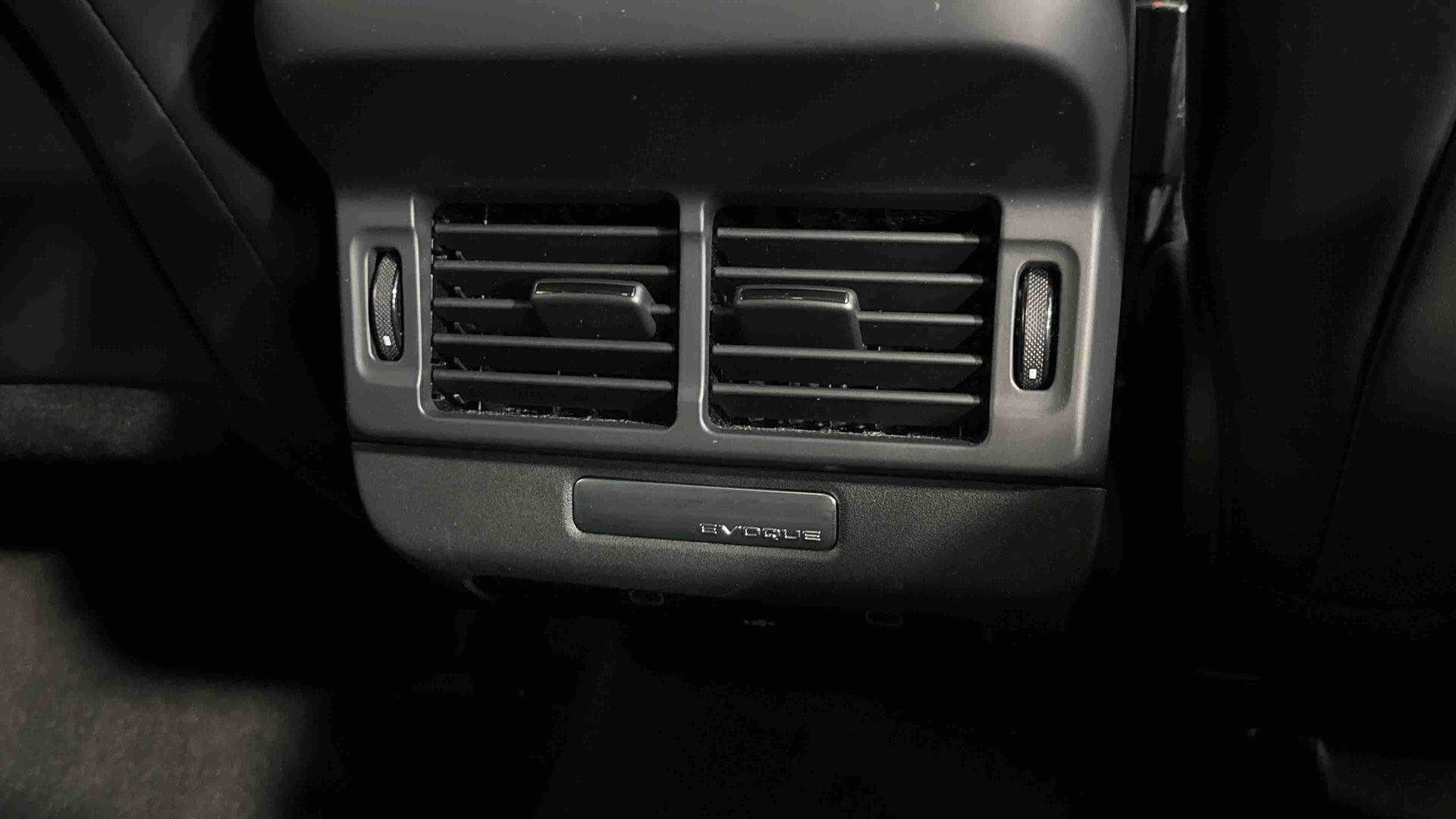 Land Rover Range Rover Evoque view 18