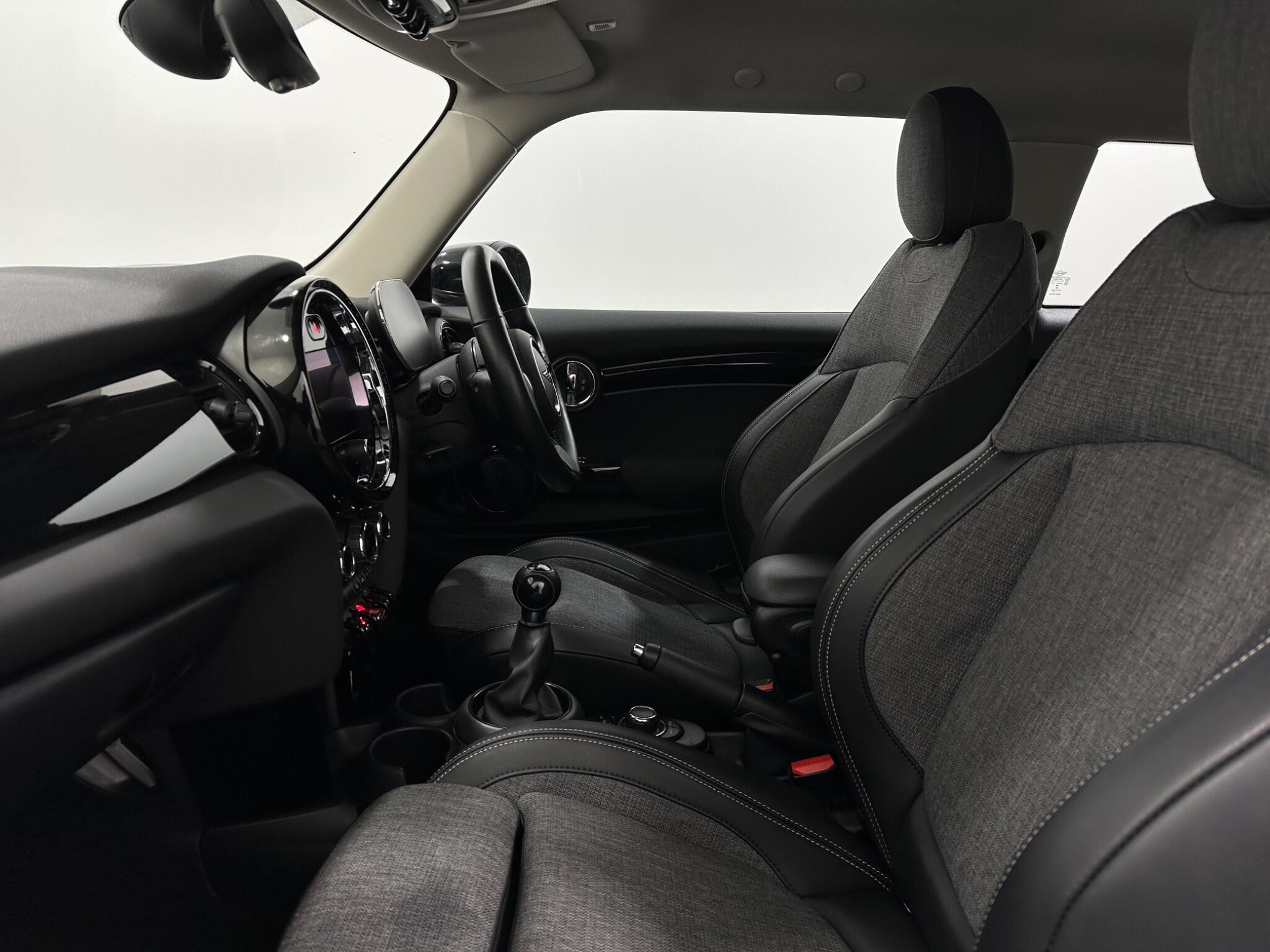 Mini Hatch view 36