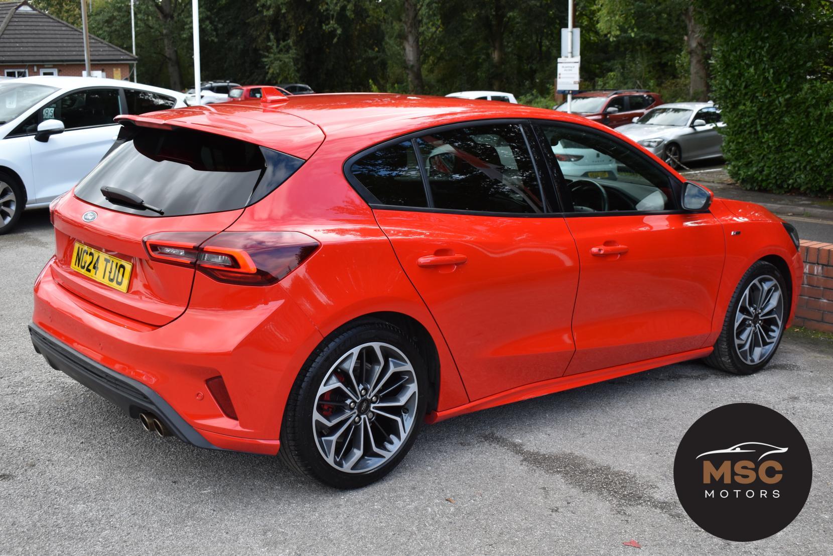 Ford Focus view 17