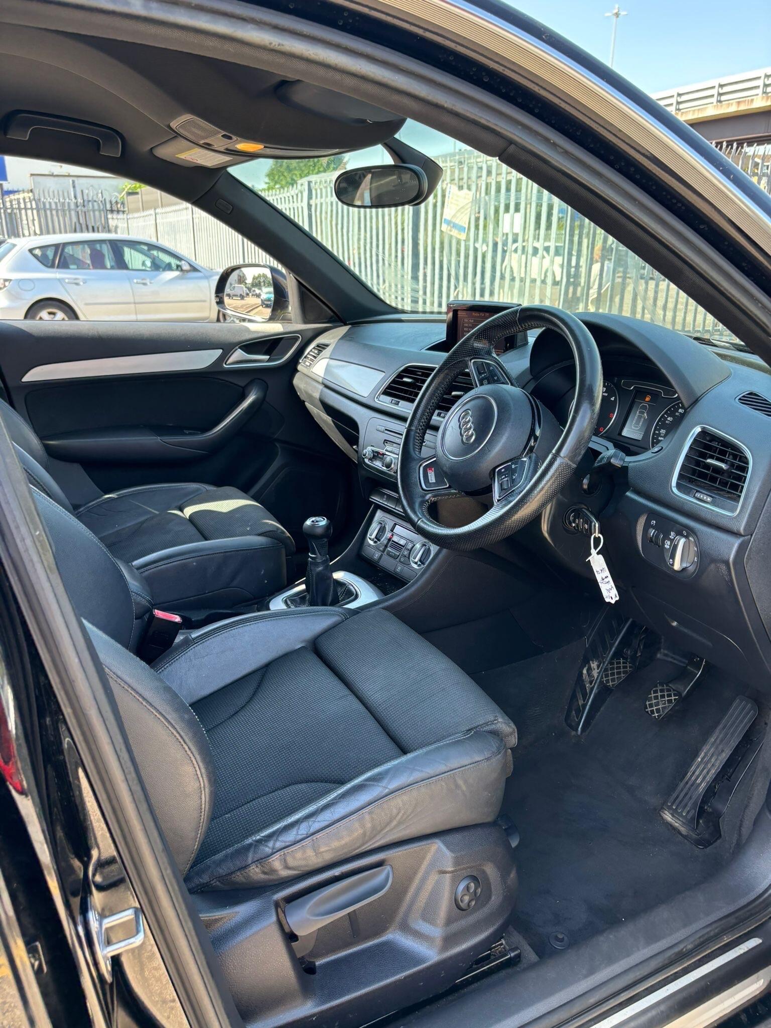 Audi Q3 view 23