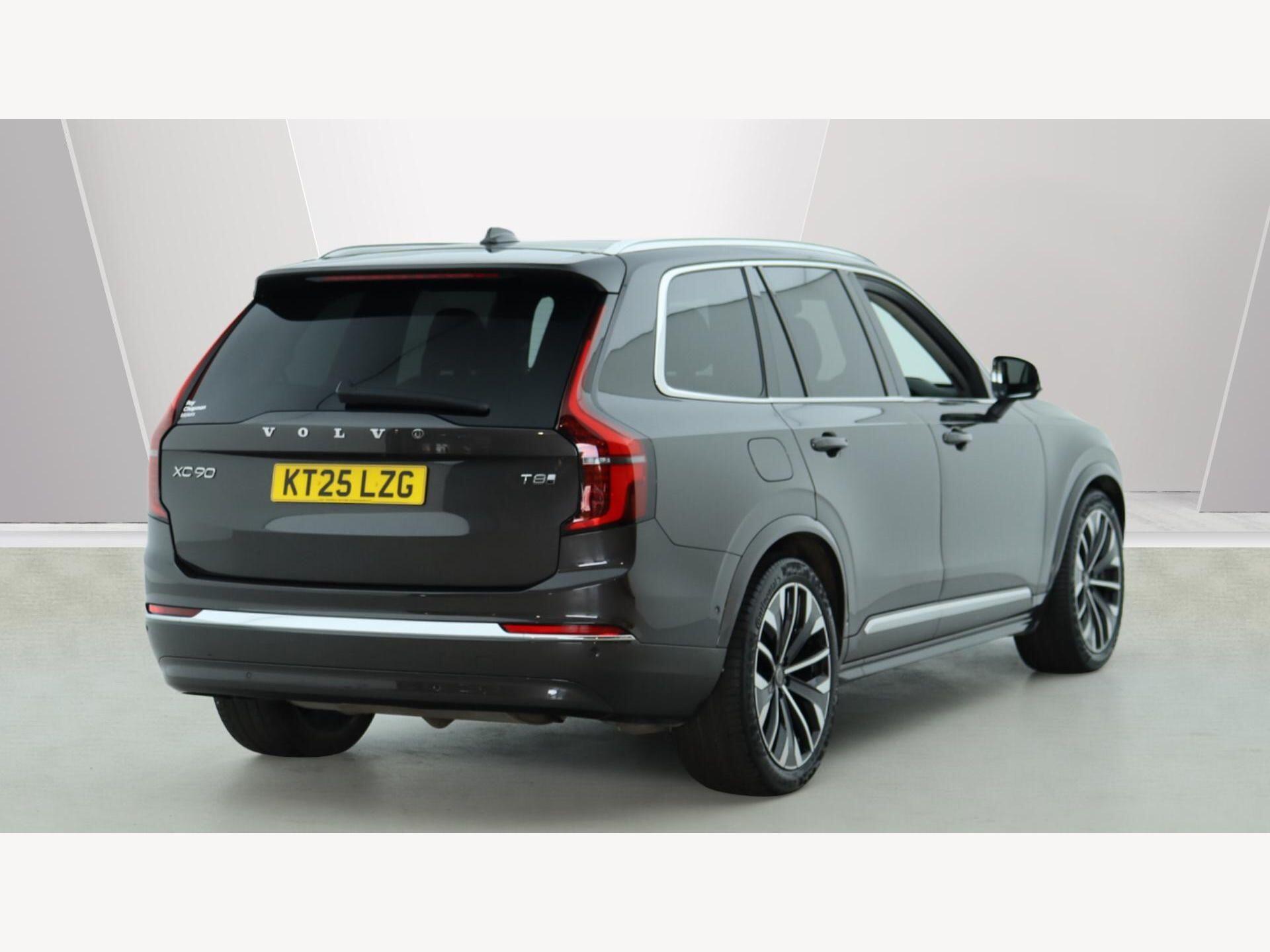 Volvo XC90 view 2