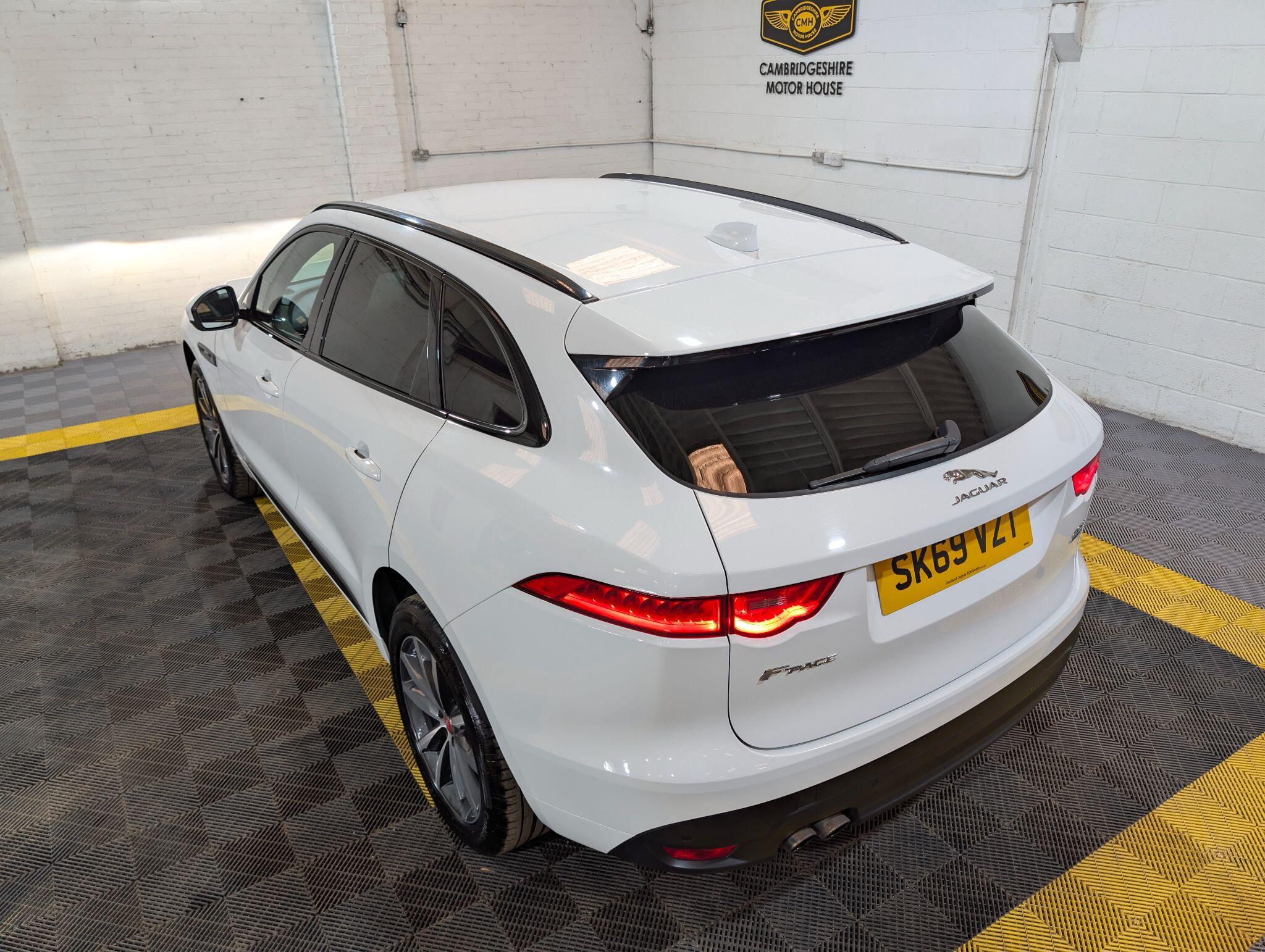 Jaguar F-Pace view 4