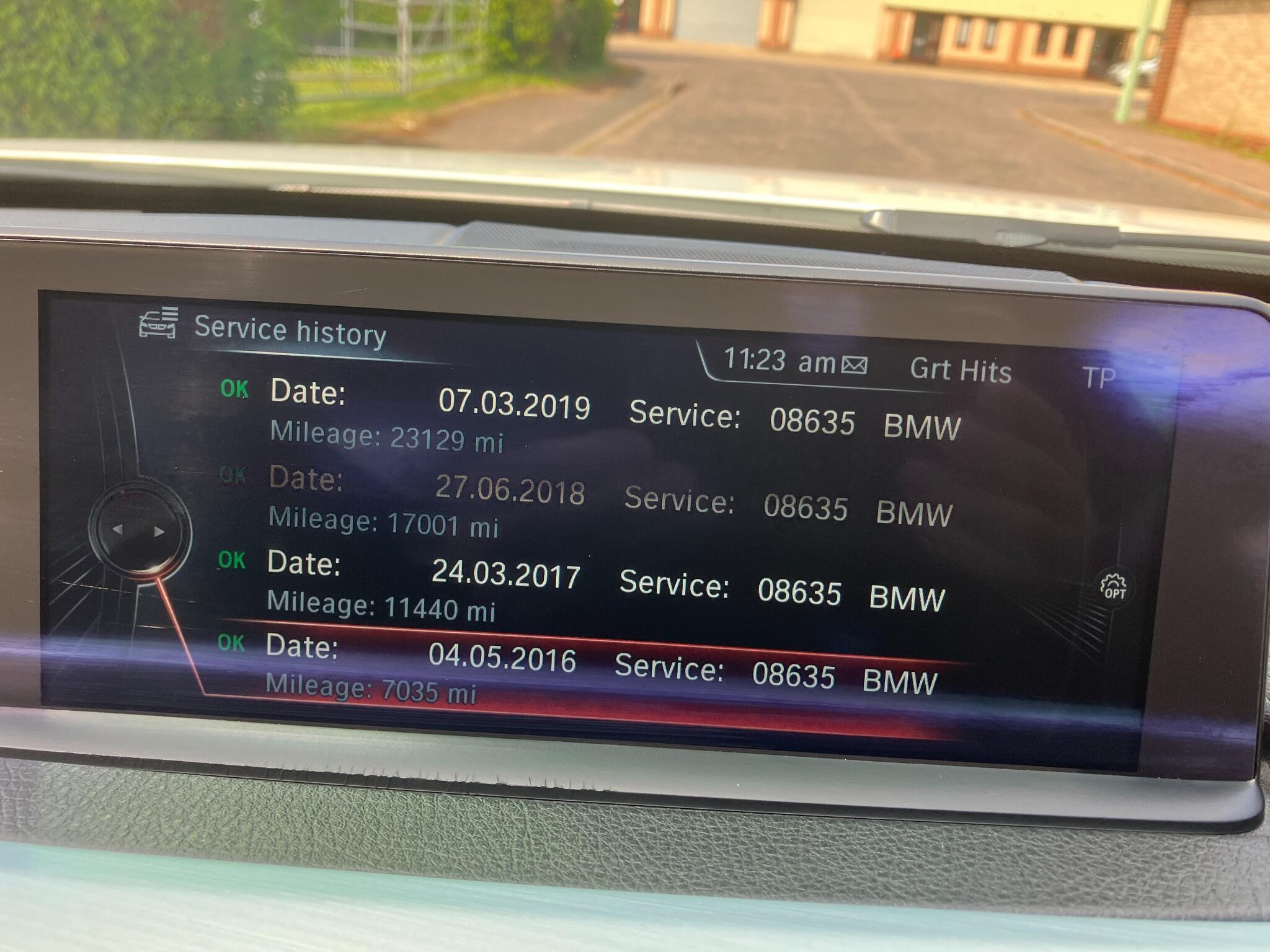BMW 3 Series view 13