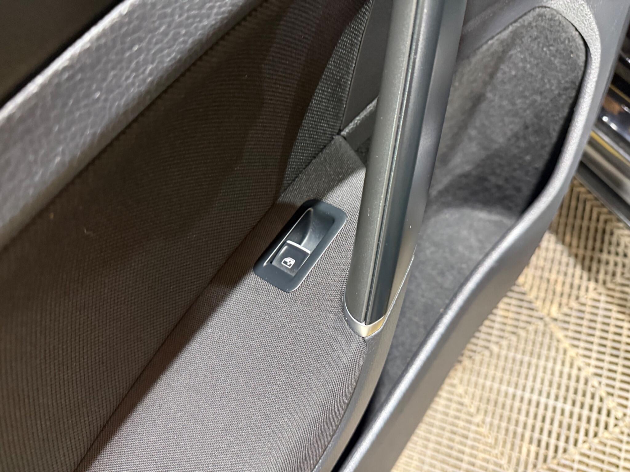 Volkswagen Golf view 38