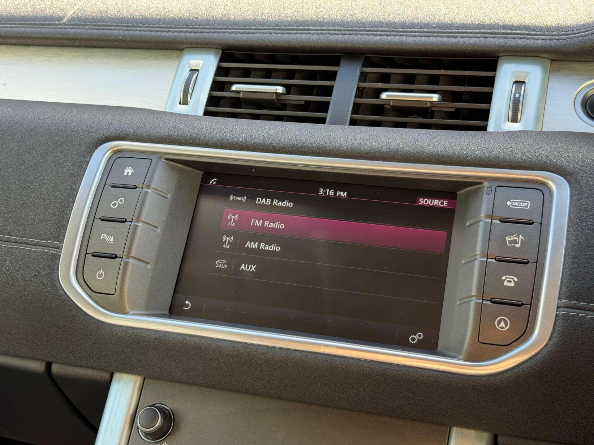 Land Rover Range Rover Evoque view 44