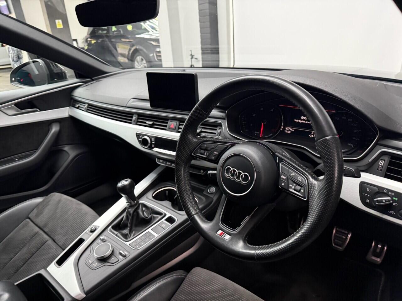 Audi A5 view 34