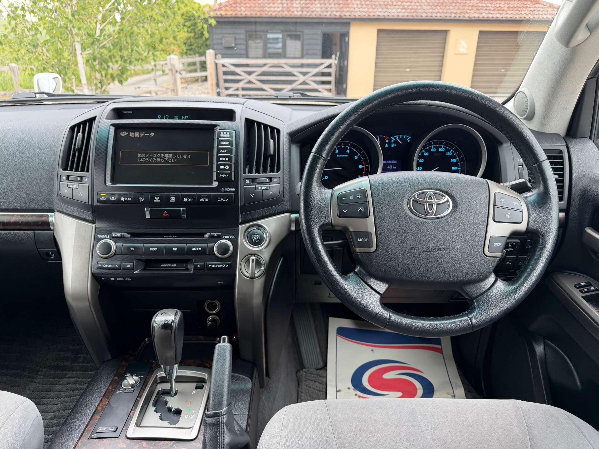 Toyota Land Cruiser view 21