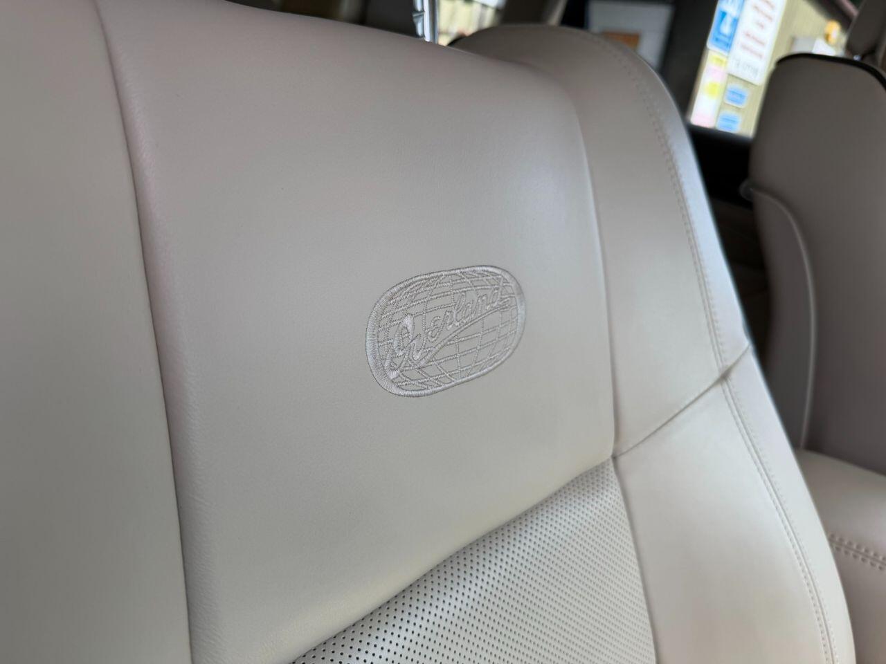 Jeep Grand Cherokee view 45