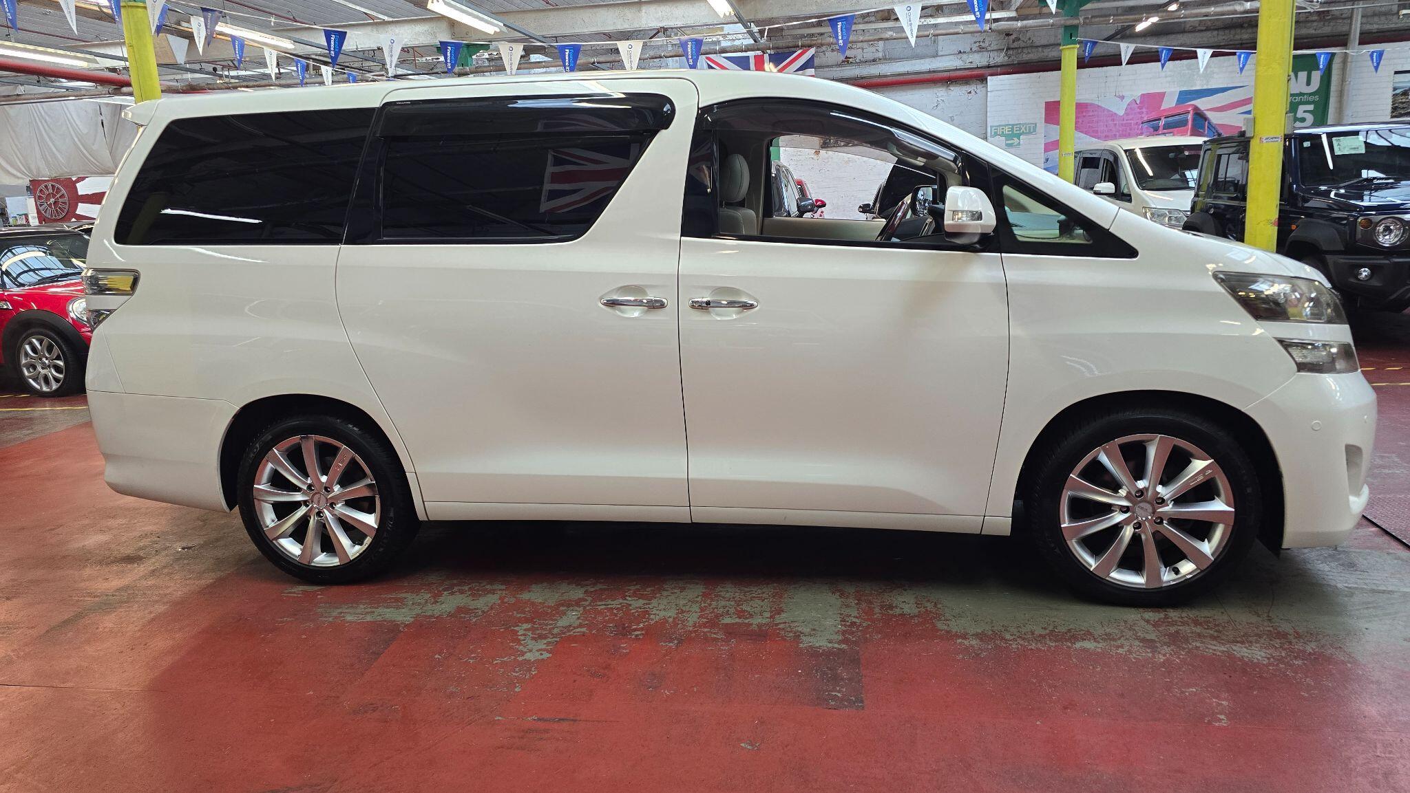 Toyota Vellfire view 26