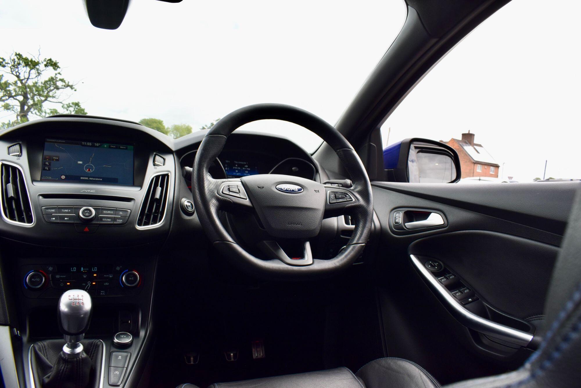 Ford Focus view 25