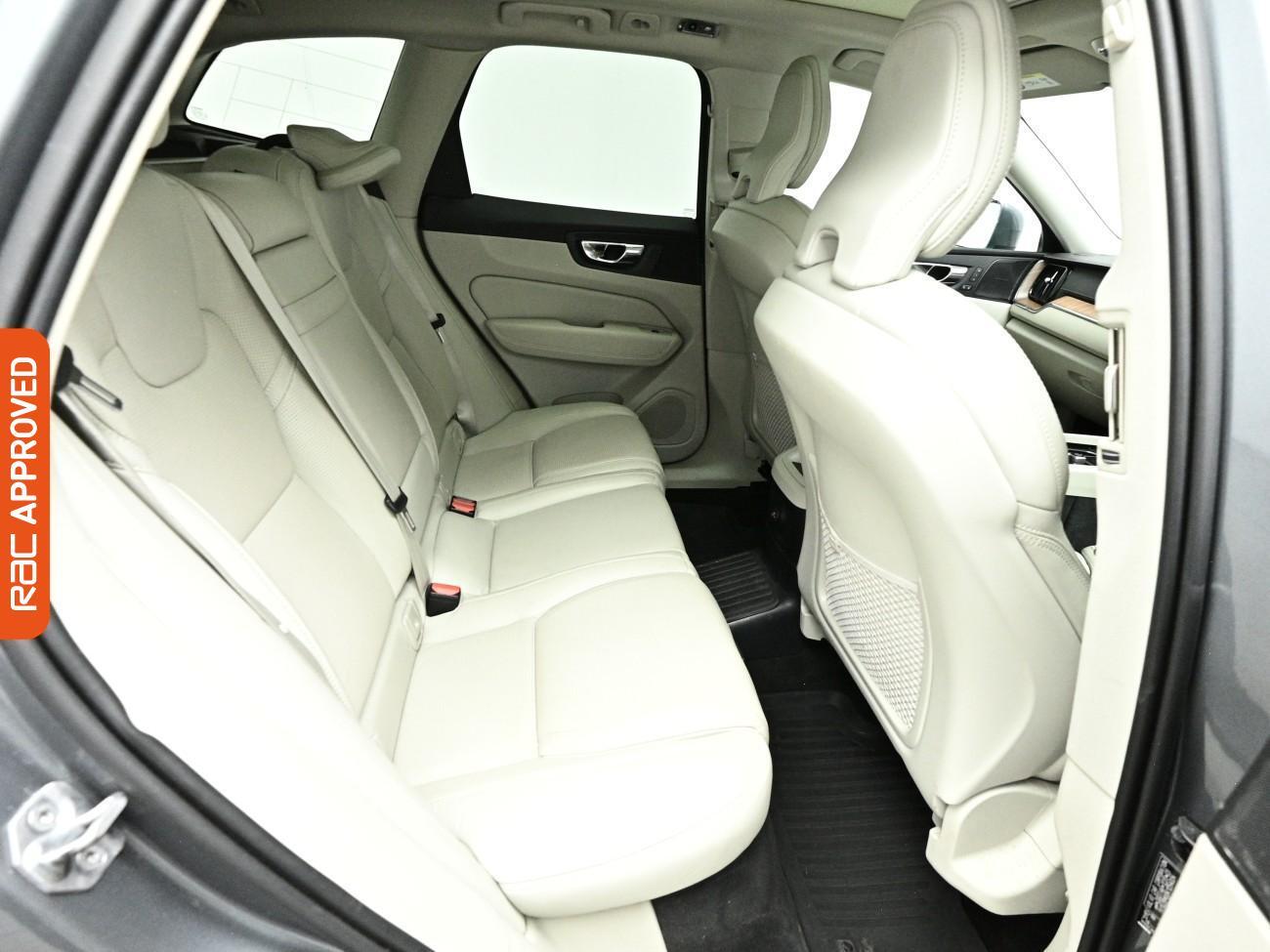 Volvo XC60 view 13