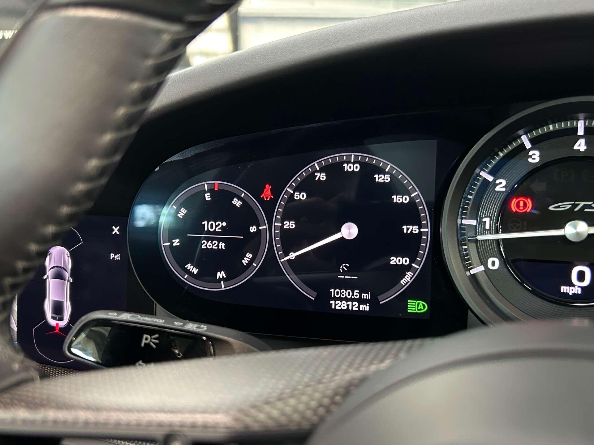 Porsche 911 view 25