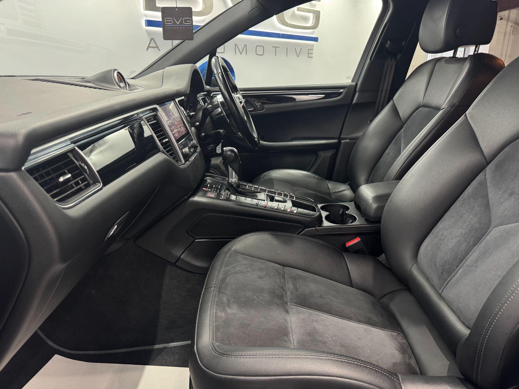 Porsche Macan view 48
