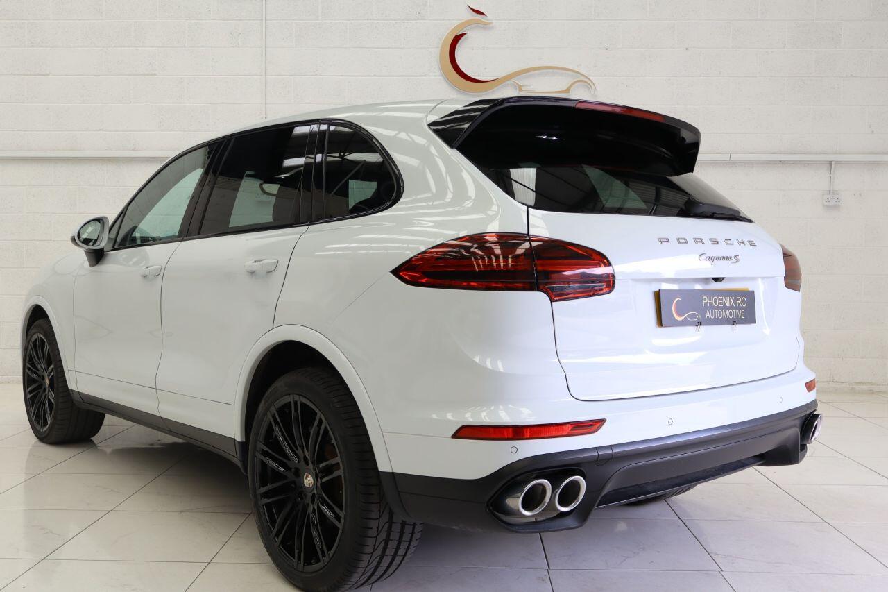 Porsche Cayenne view 4