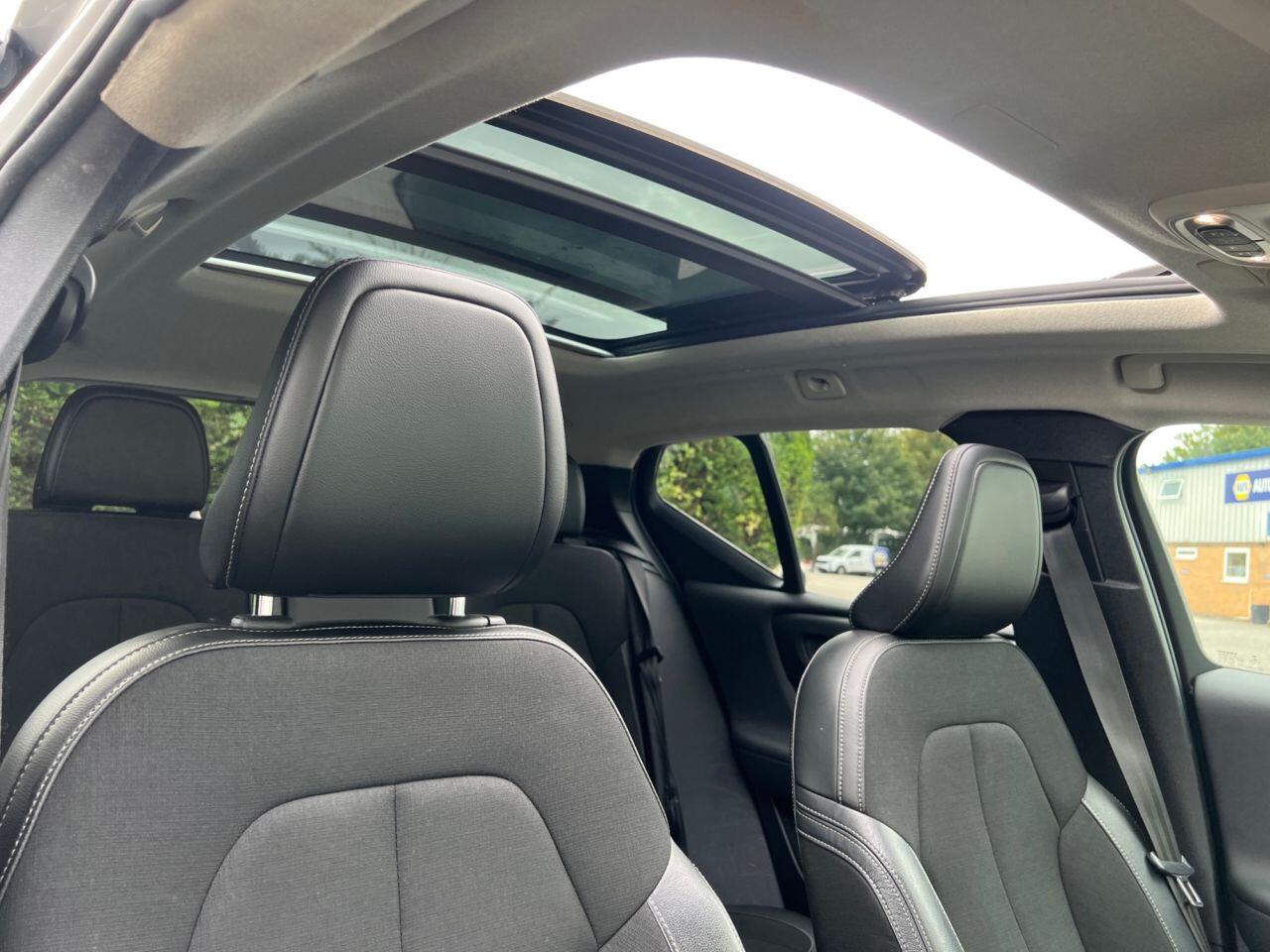 Volvo XC40 view 21