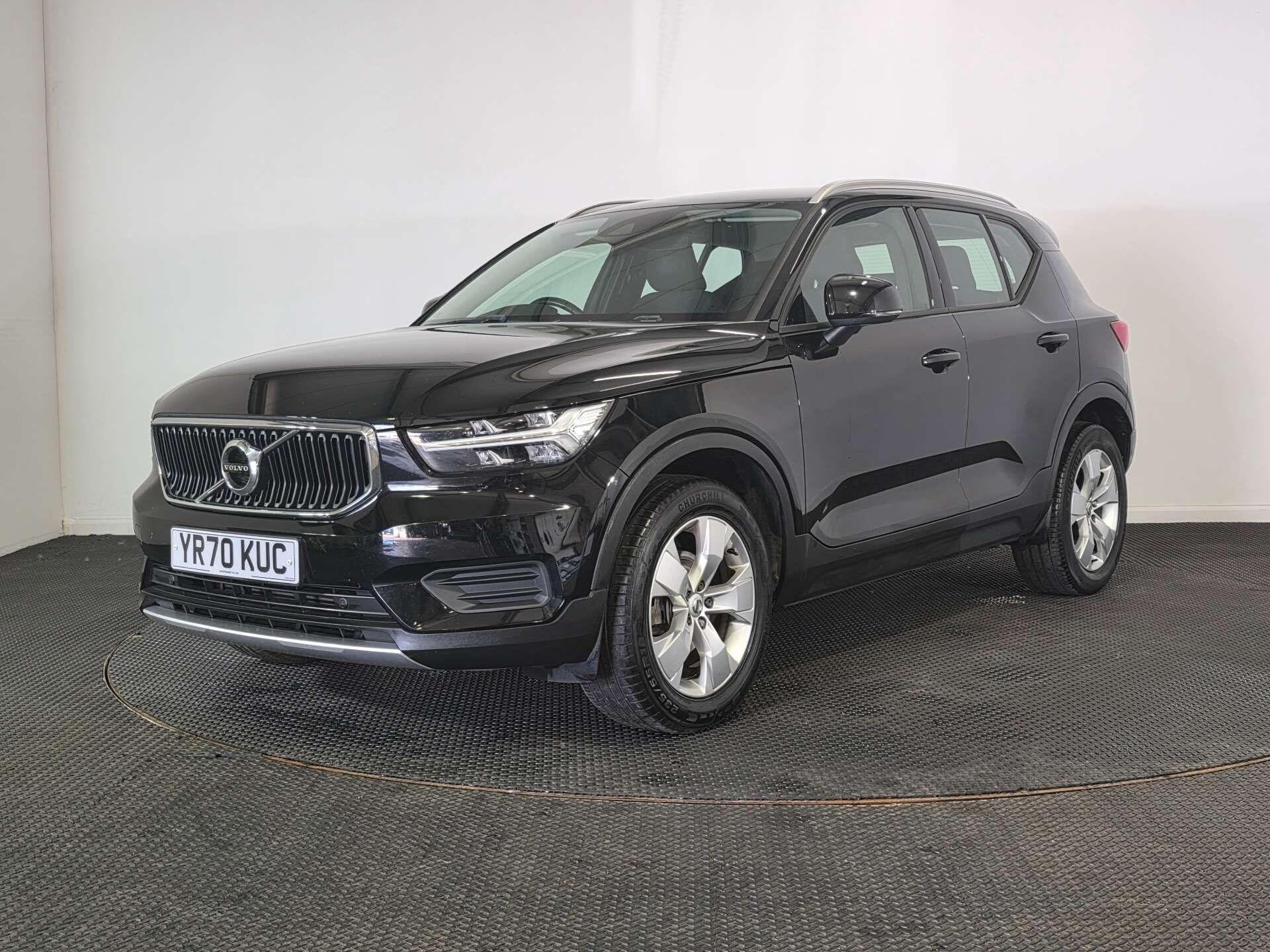 Volvo XC40 view 3