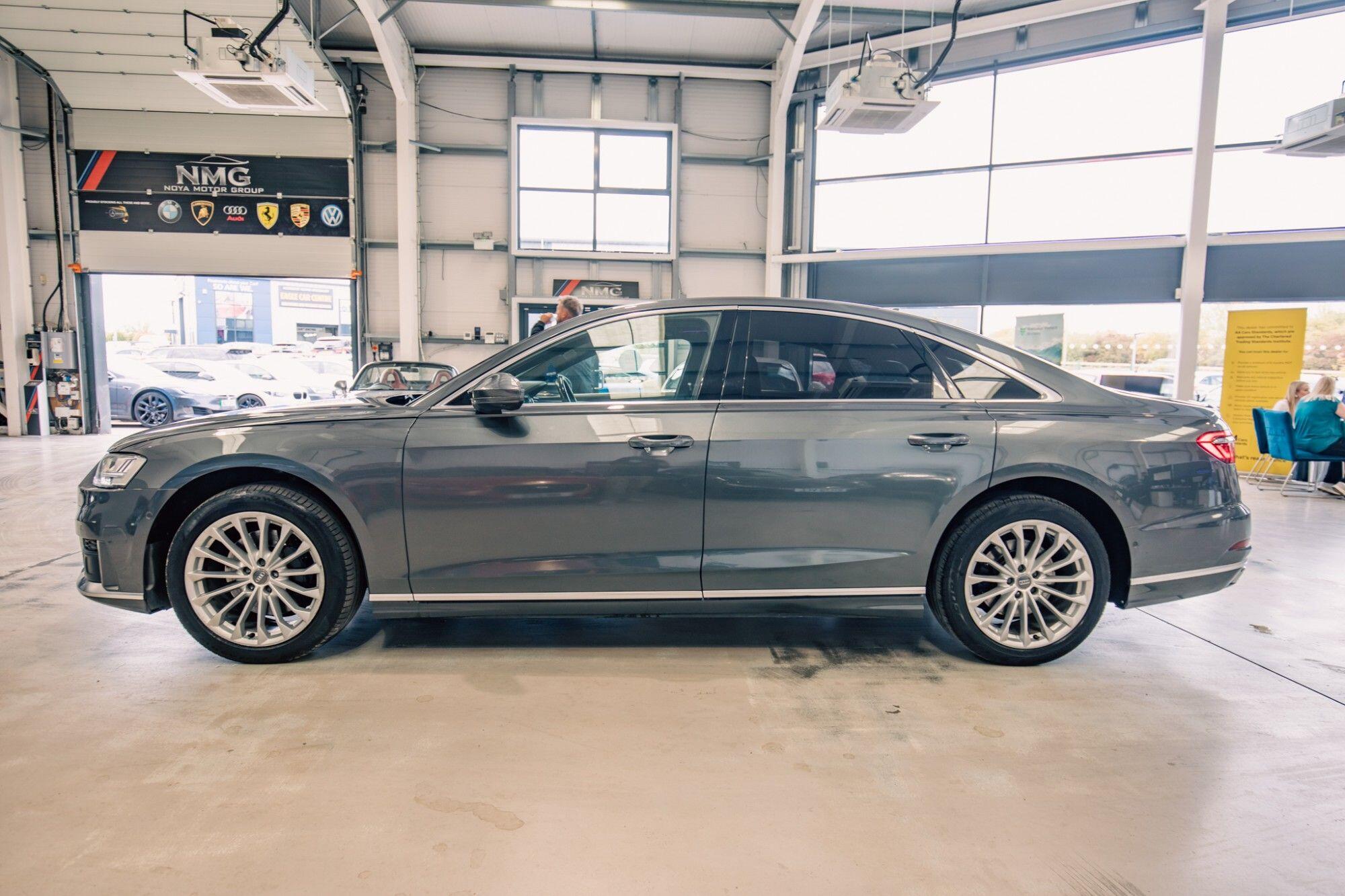 Audi A8 view 30