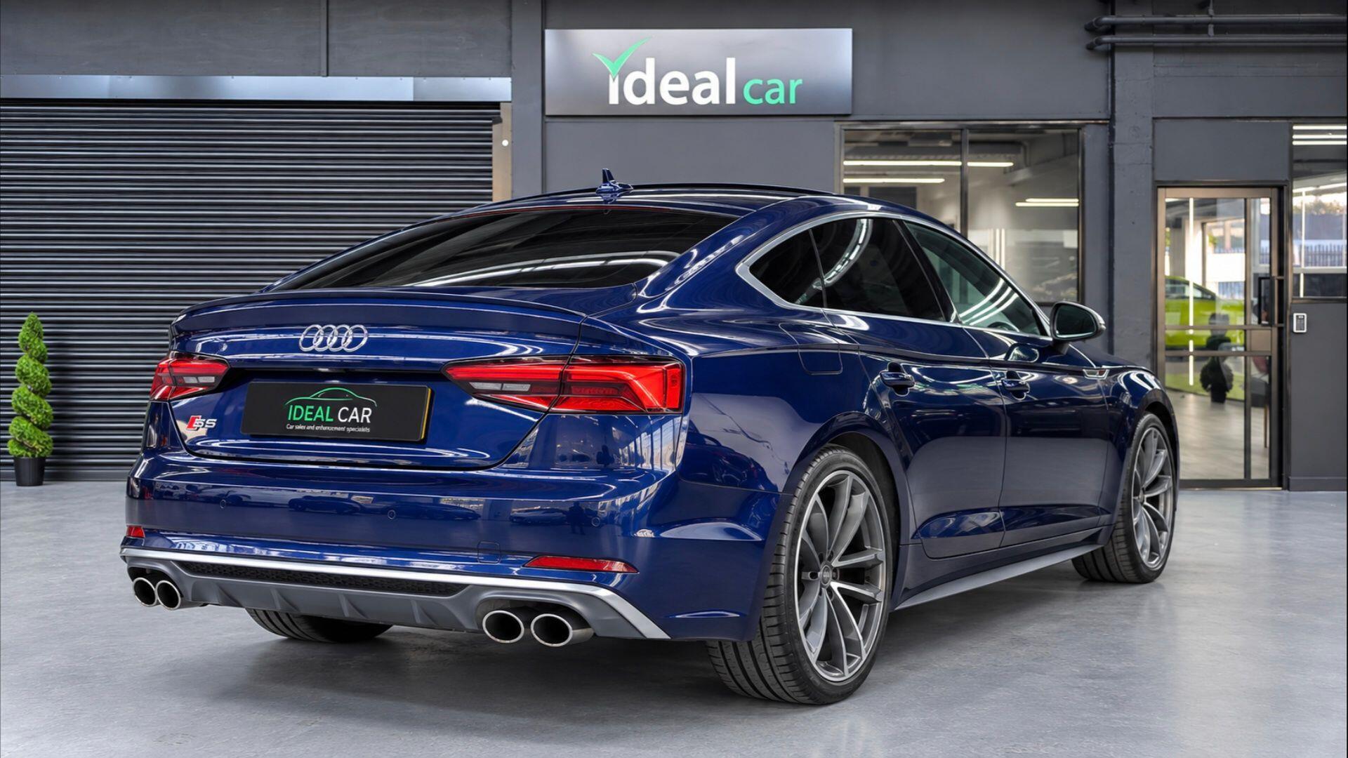 Audi S5 view 8