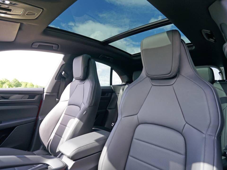 Porsche Macan view 44