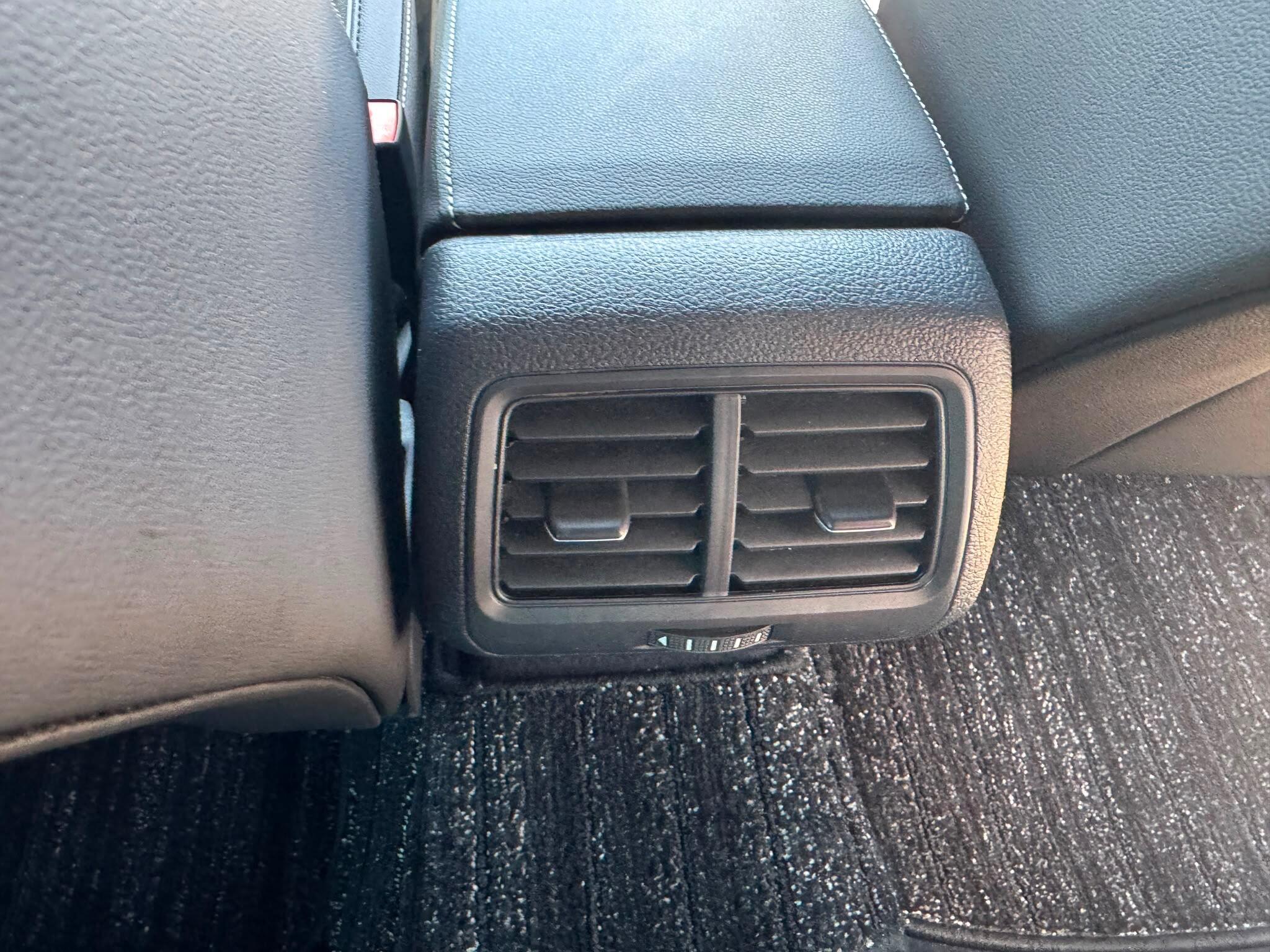 Volkswagen Golf view 24