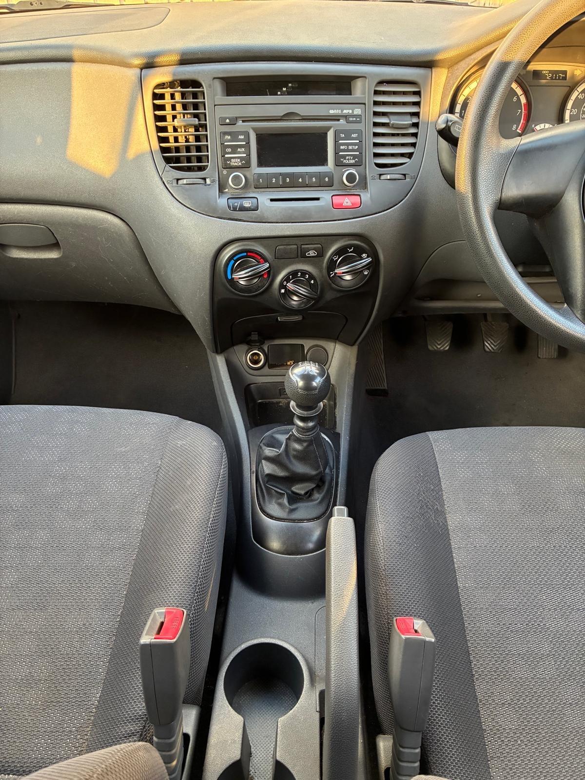 Kia Rio view 16