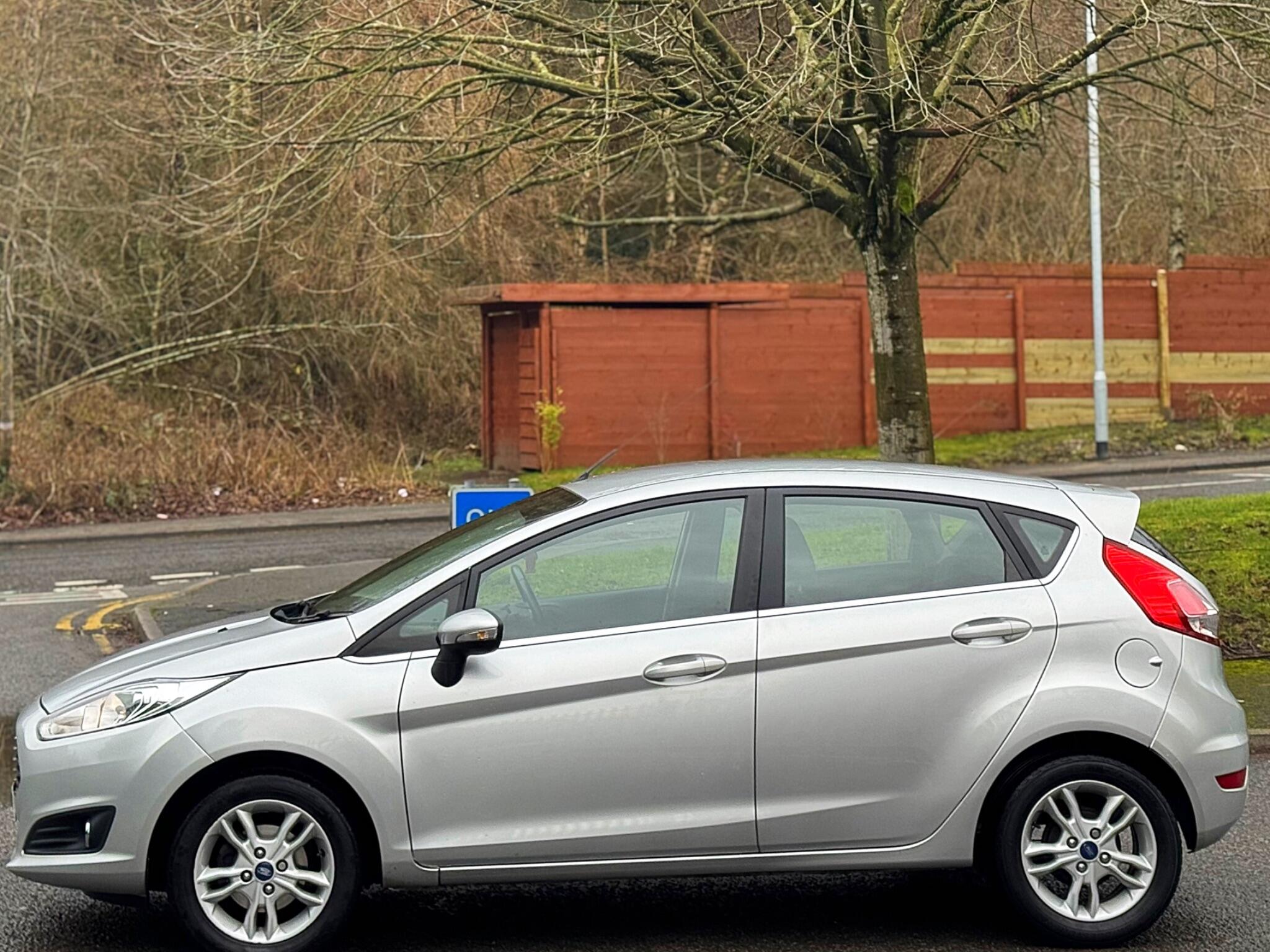 2014 Ford Fiesta 1.5 TDCi Zetec Euro 5 5dr image 22