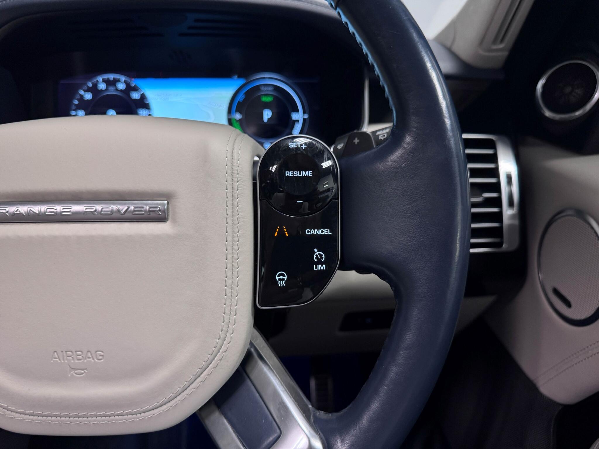 Land Rover Range Rover view 14