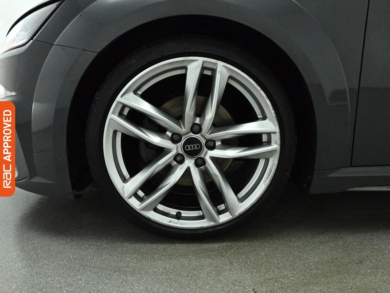 Audi TT view 14