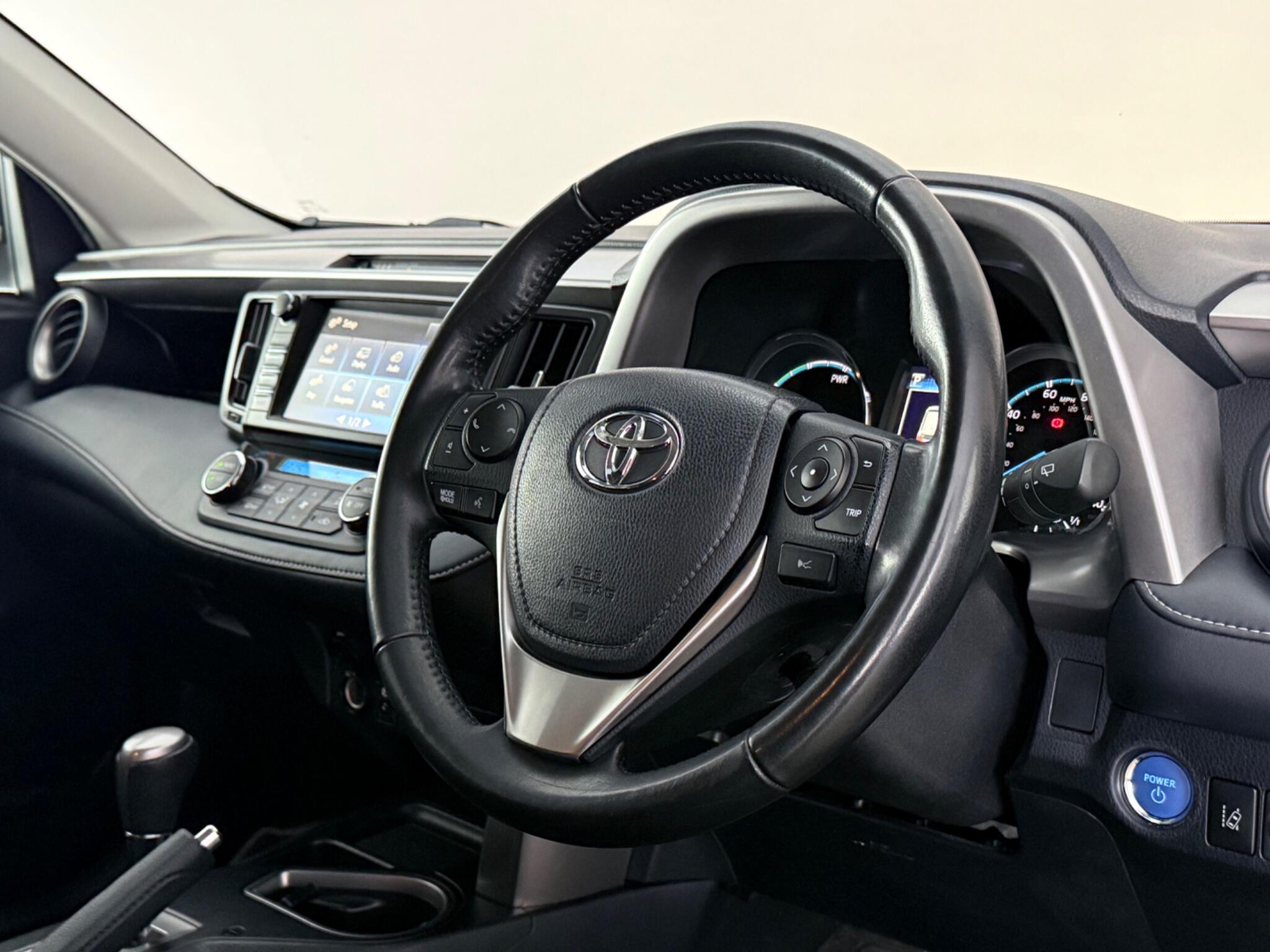 Toyota Rav4 view 3