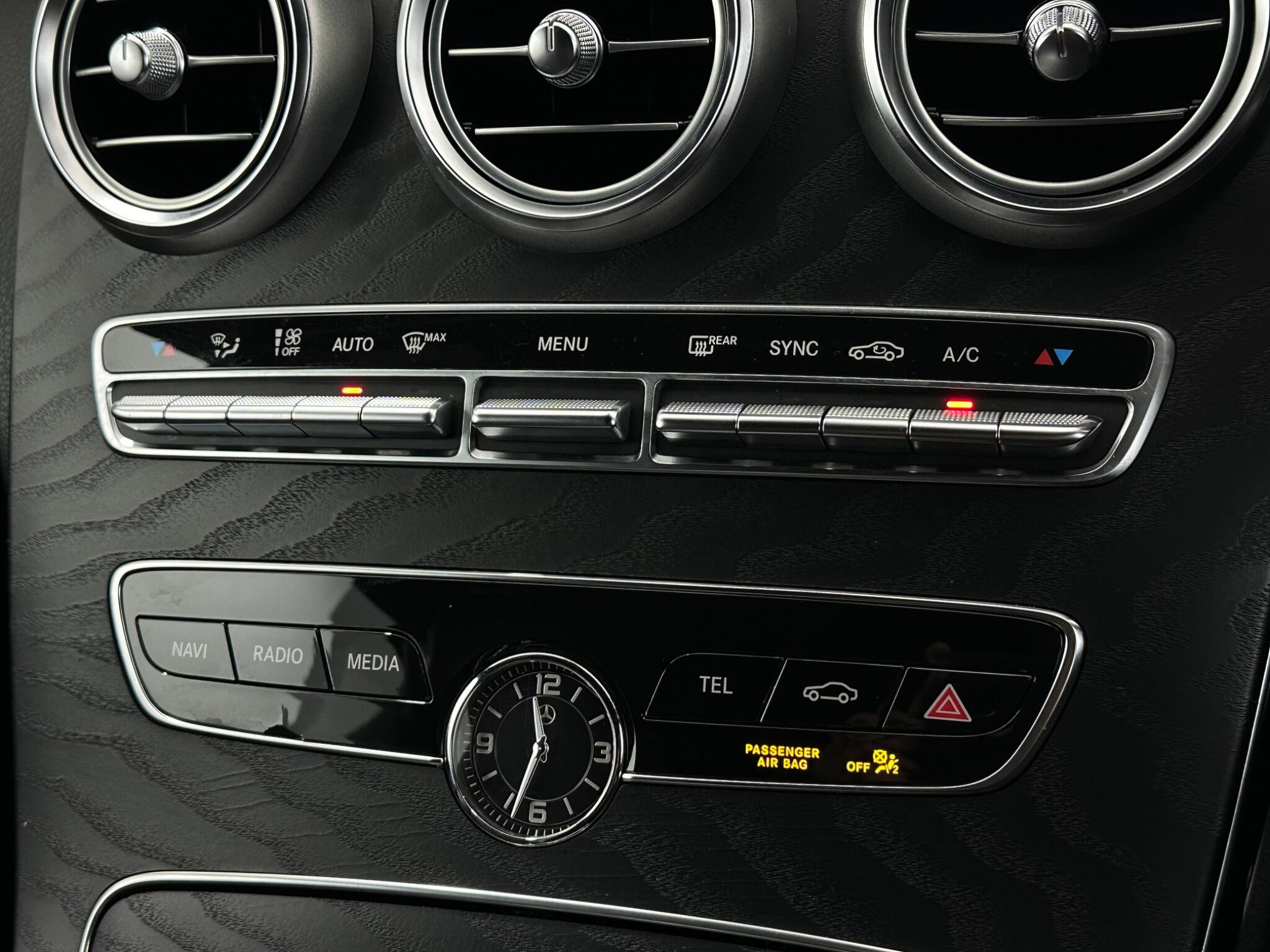 Mercedes-Benz C-Class view 23