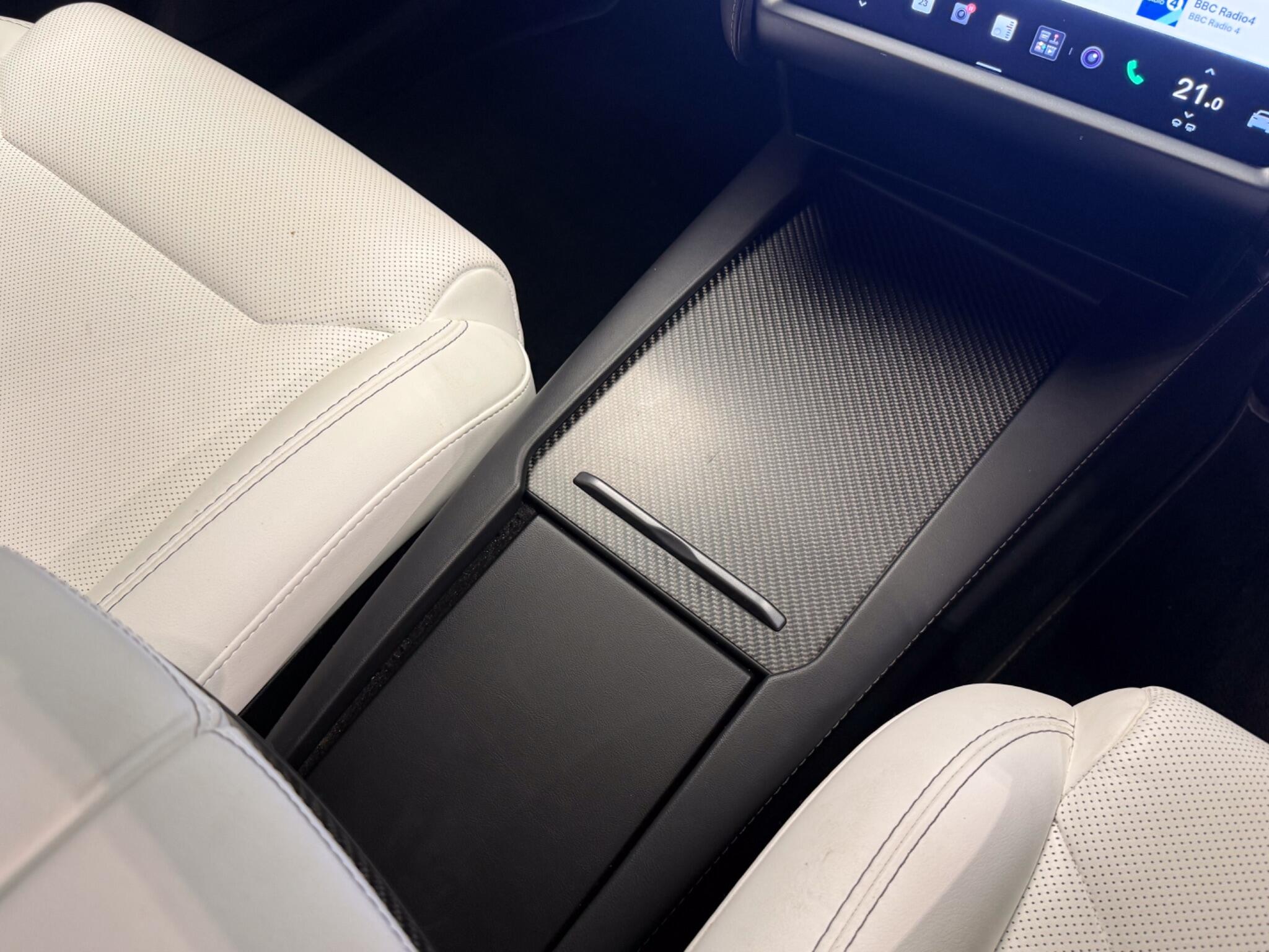 Tesla Model X view 32