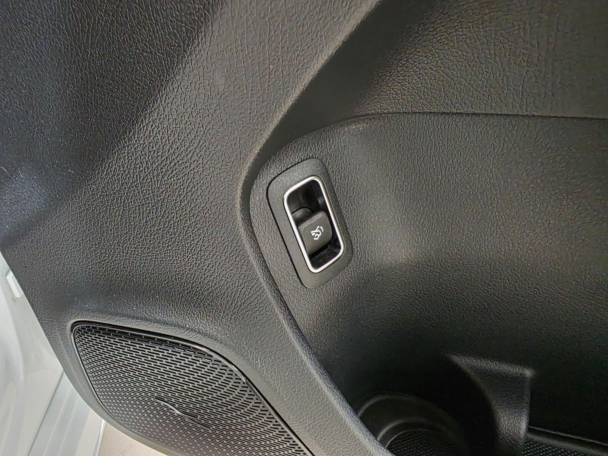 Mercedes-Benz A-Class view 18