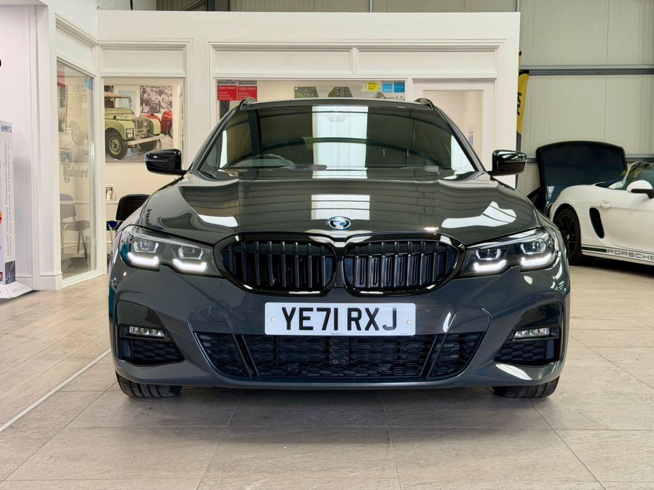 BMW 3 Series view 6