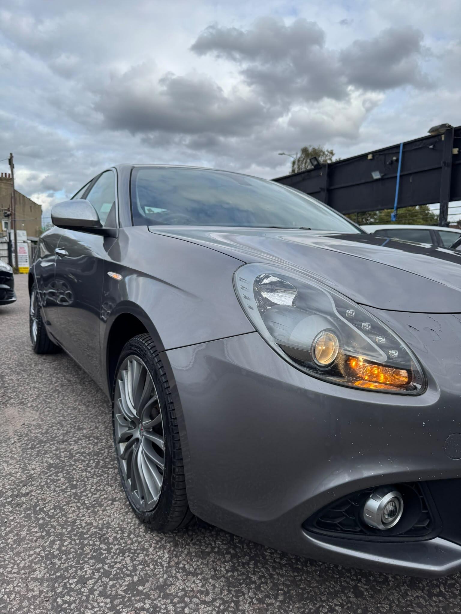 Alfa Romeo Giulietta view 19