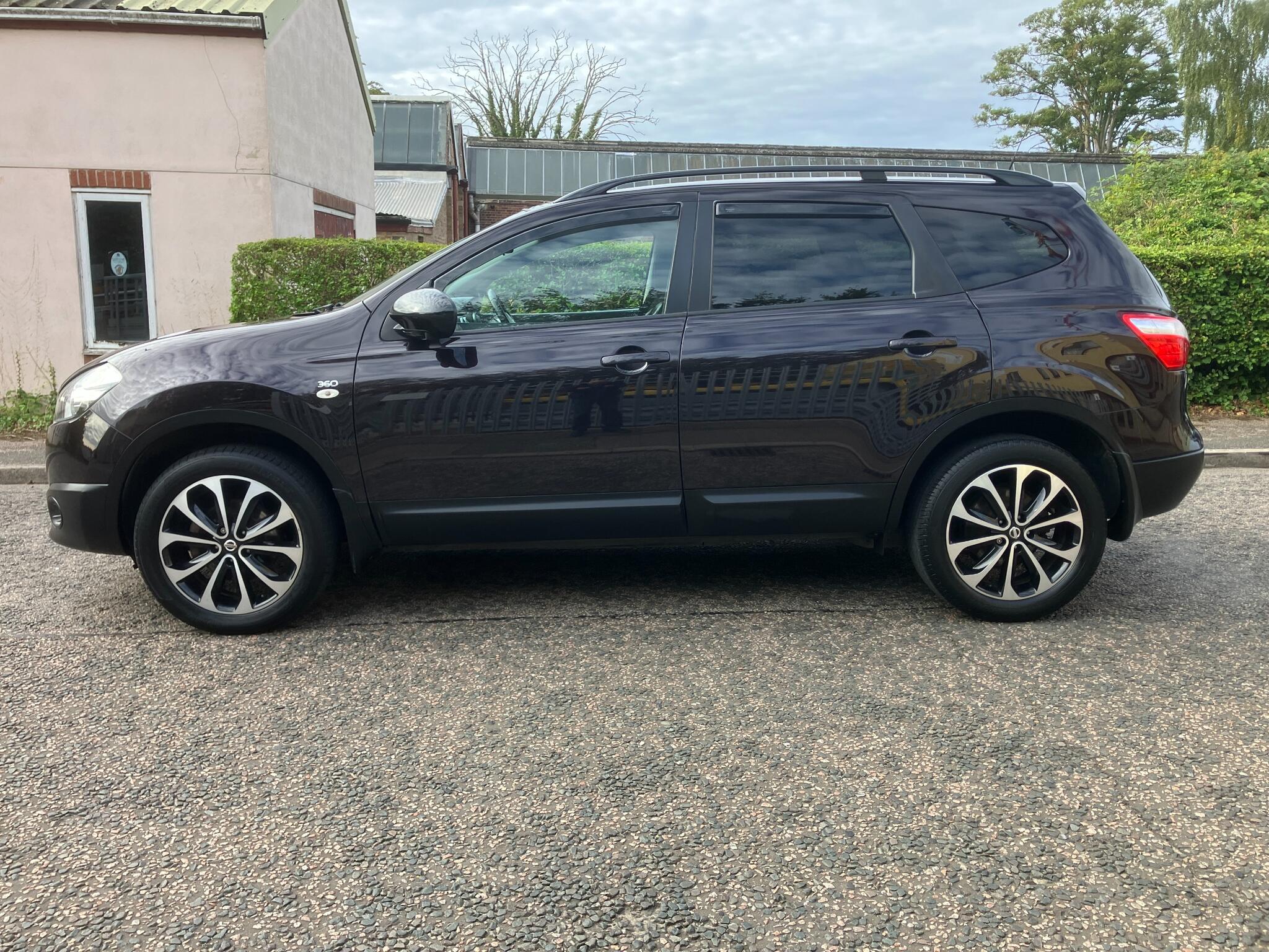 Nissan Qashqai+2 view 4