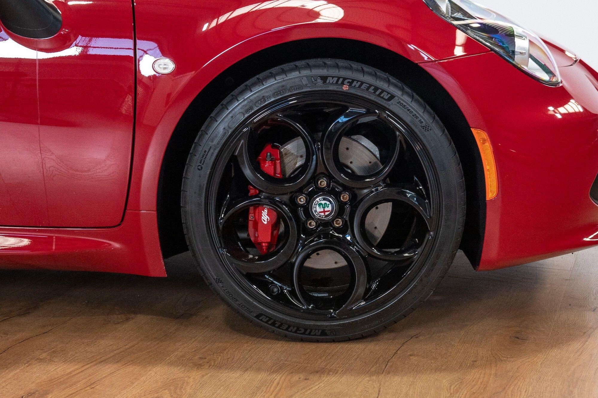 Alfa Romeo 4C view 35