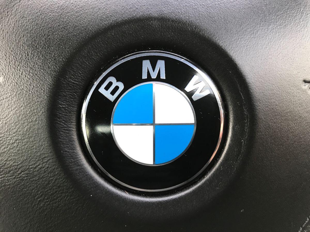 BMW 7 Series view 23