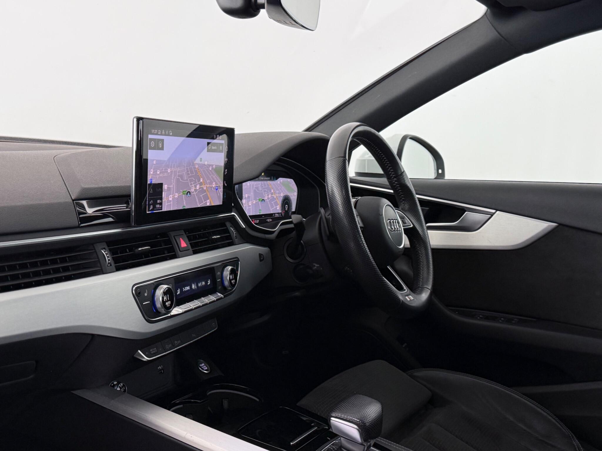 Audi A4 view 9